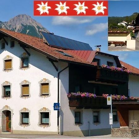 Pension Schoepf Arzl im Pitztal Esterno foto