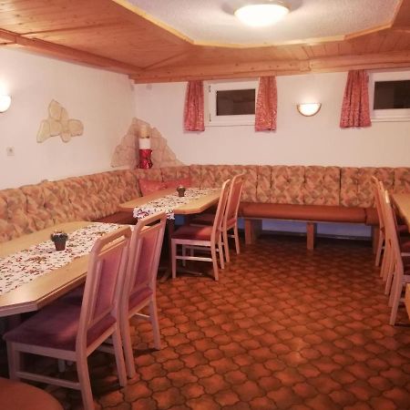 Pension Schoepf Arzl im Pitztal Esterno foto