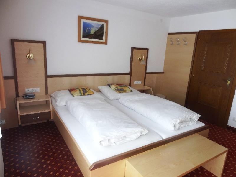 Pension Schoepf Arzl im Pitztal Esterno foto