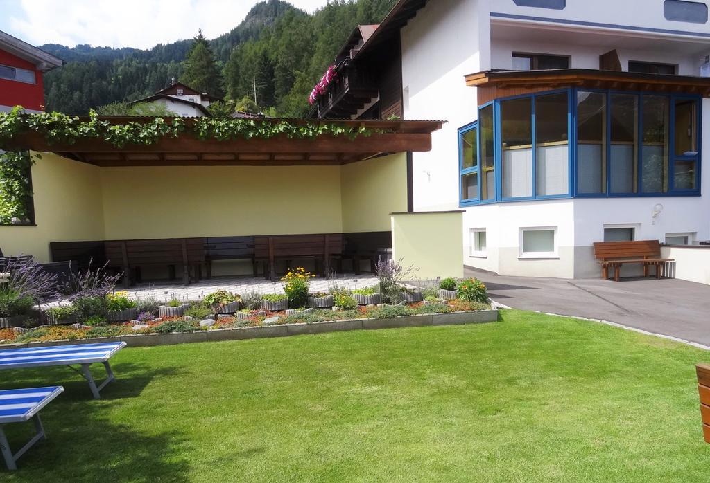 Pension Schoepf Arzl im Pitztal Esterno foto